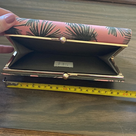 Pink/Olive Green with Palms Wallet, snap closure, Great Condition,Like New - Picture 4 of 7